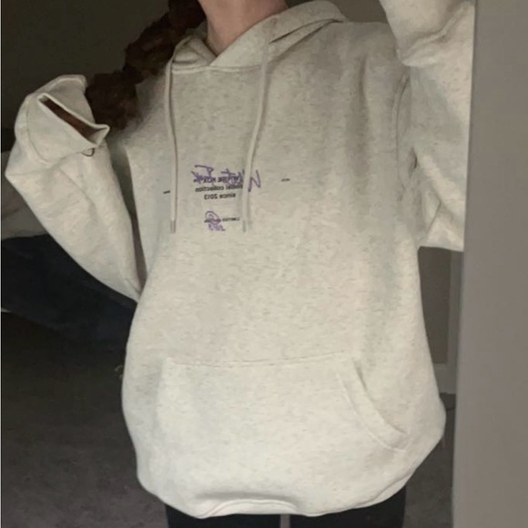 White Fox Hoodie - Picture 4 of 5